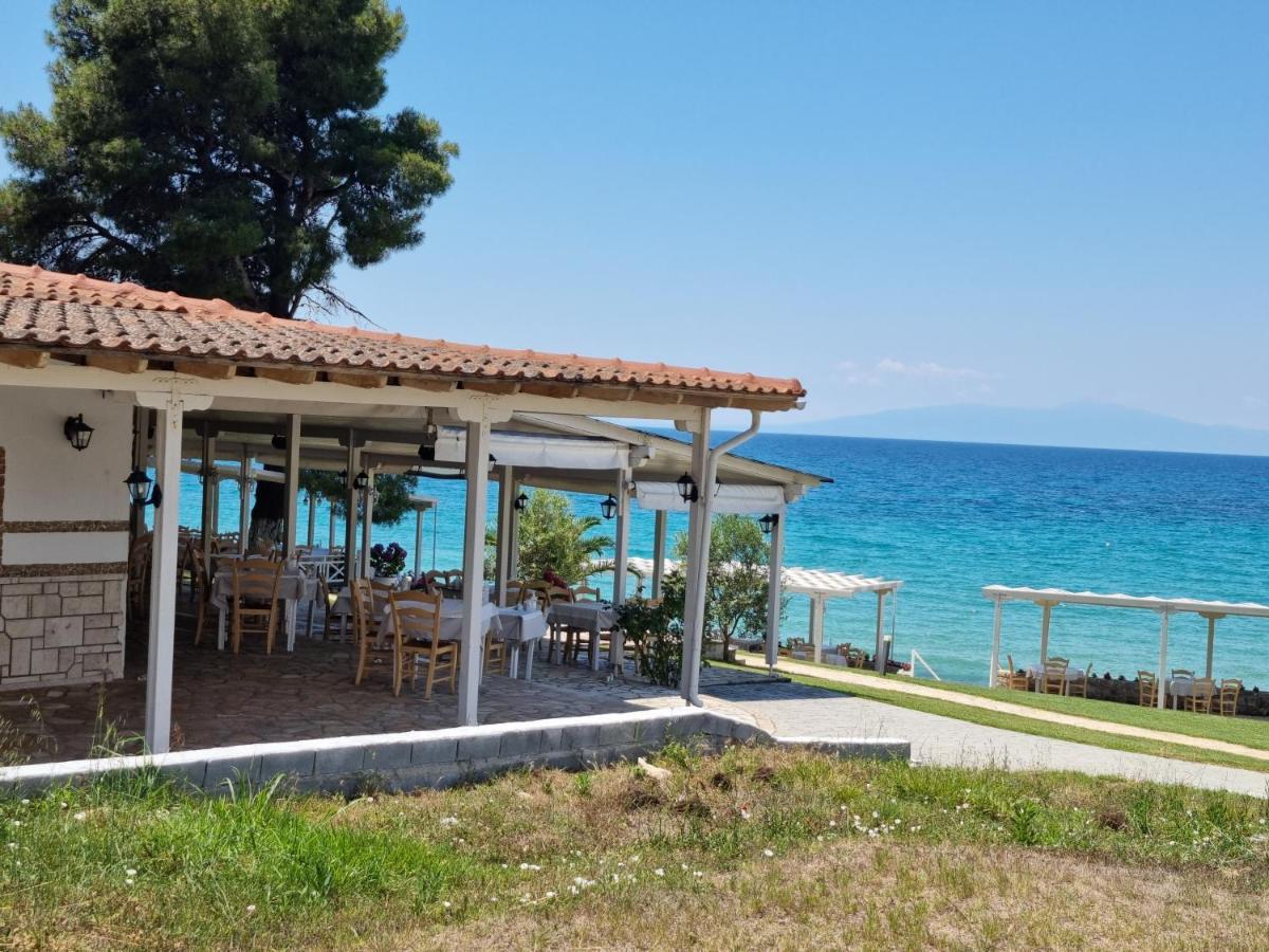 Villa Beachfront 100m From Sea For Up To 10 Guests