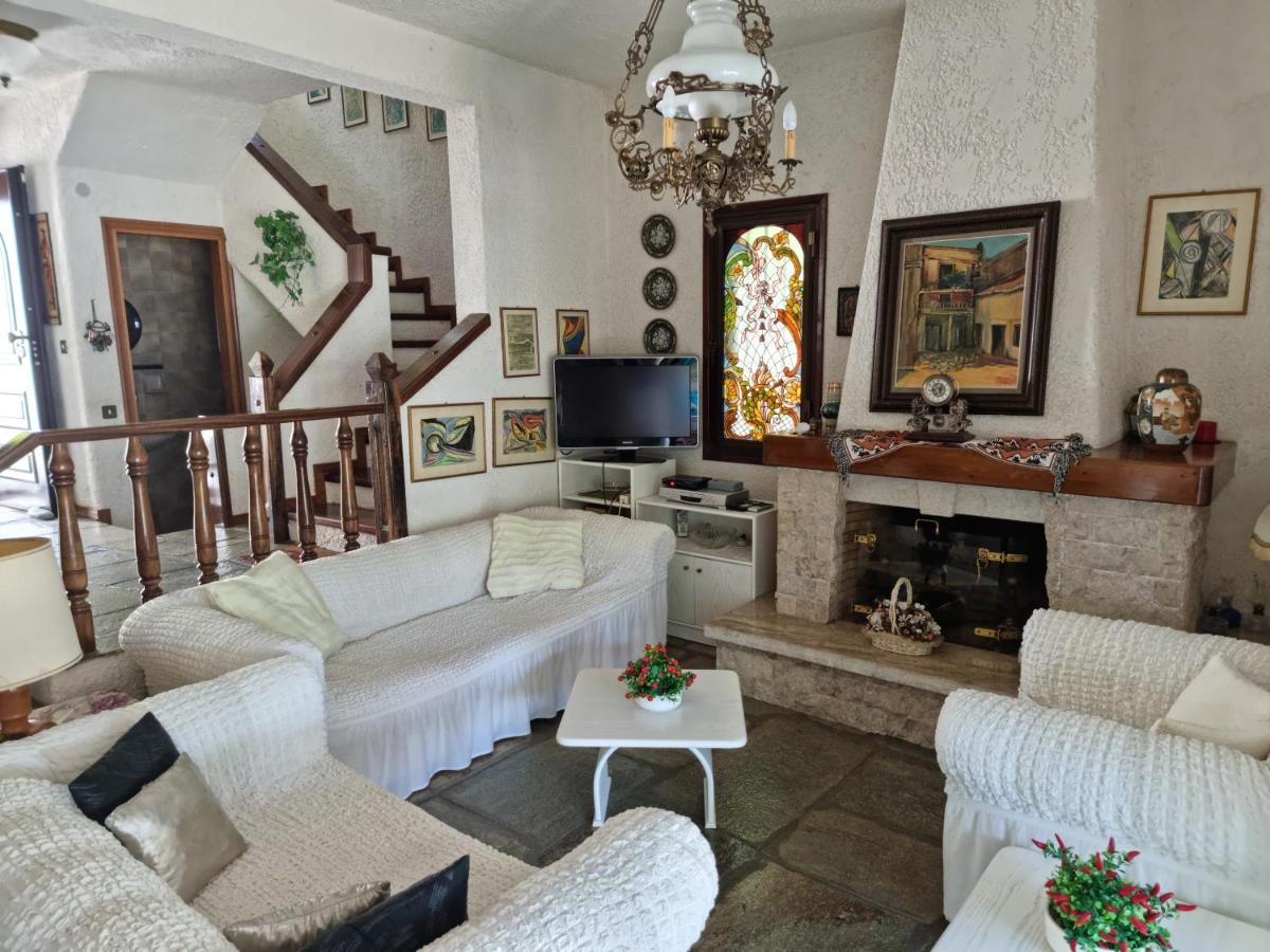 Villa Beachfront 100m From Sea For Up To 10 Guests *