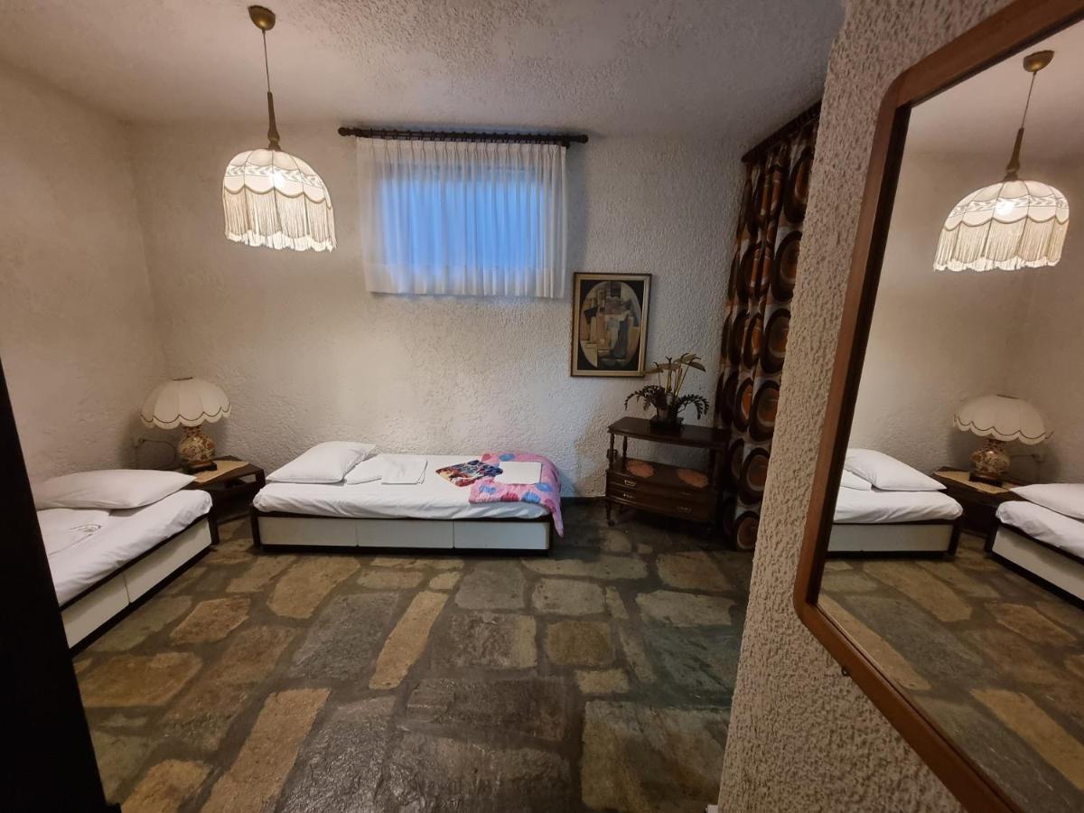 Villa Beachfront 100m From Sea For Up To 10 Guests *